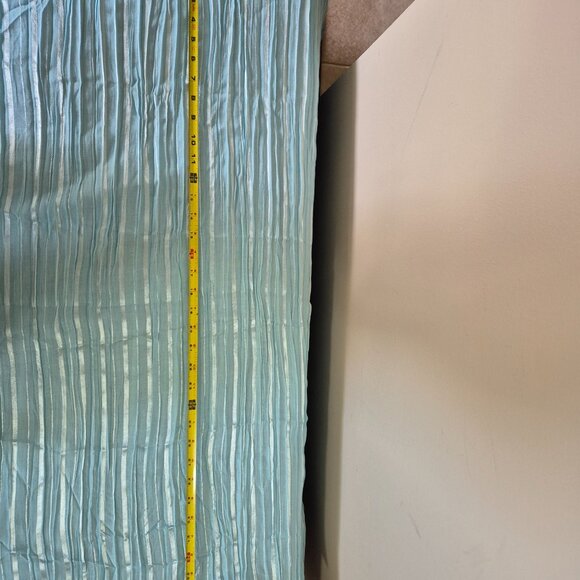 Wrap / Scarf - Picture 9 of 9